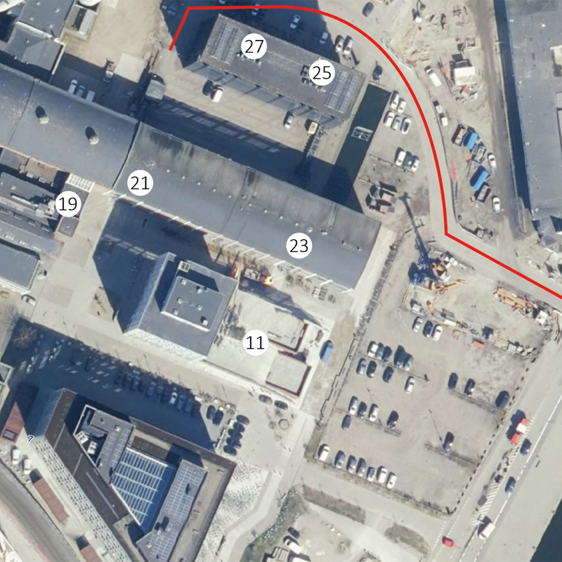 Find vej til studiegården i Filmby Aarhus ved at følge den røde streg på billedet.